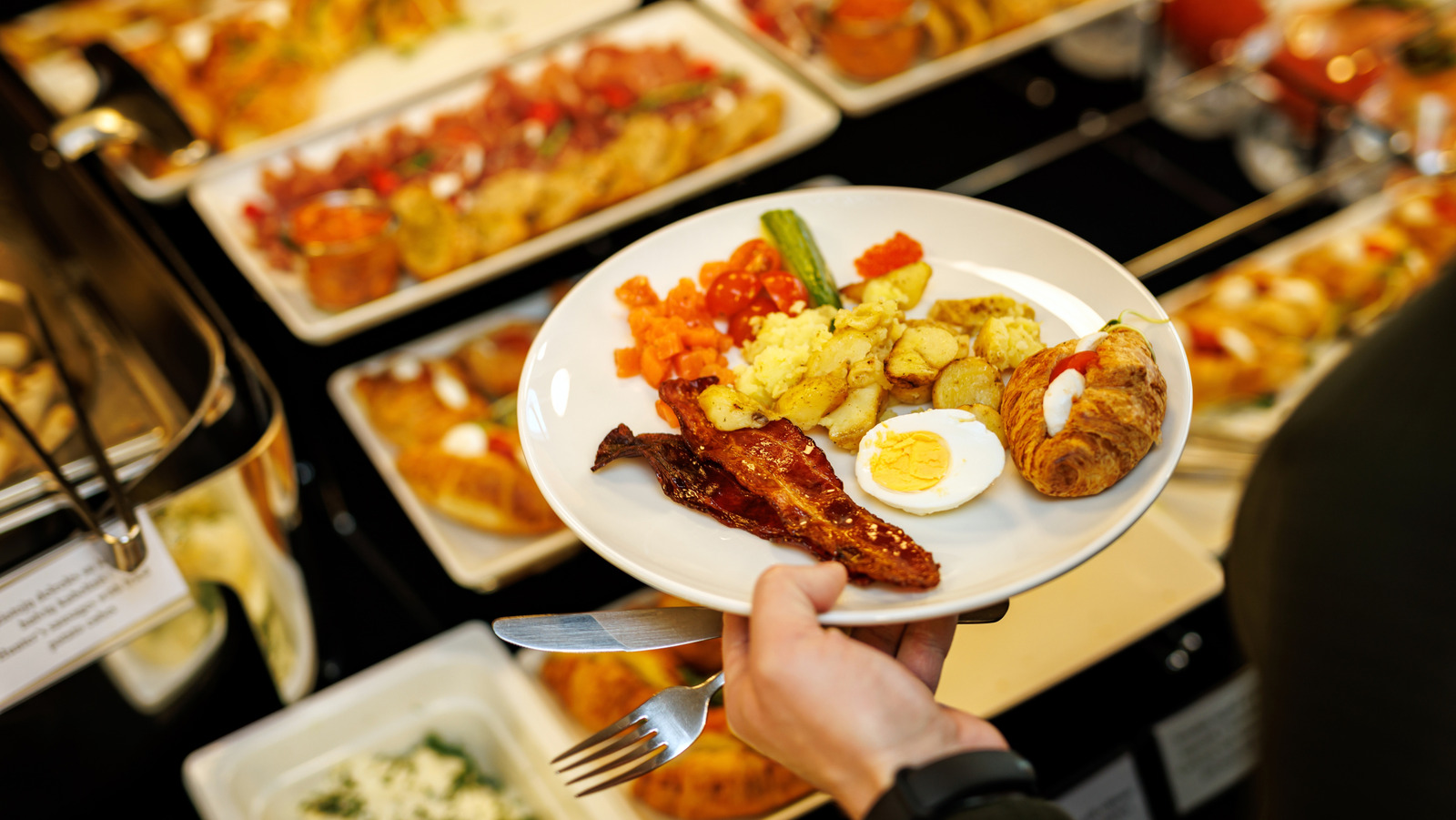 食べ放題ビュッフェの食べ物について知ってほしくないこと