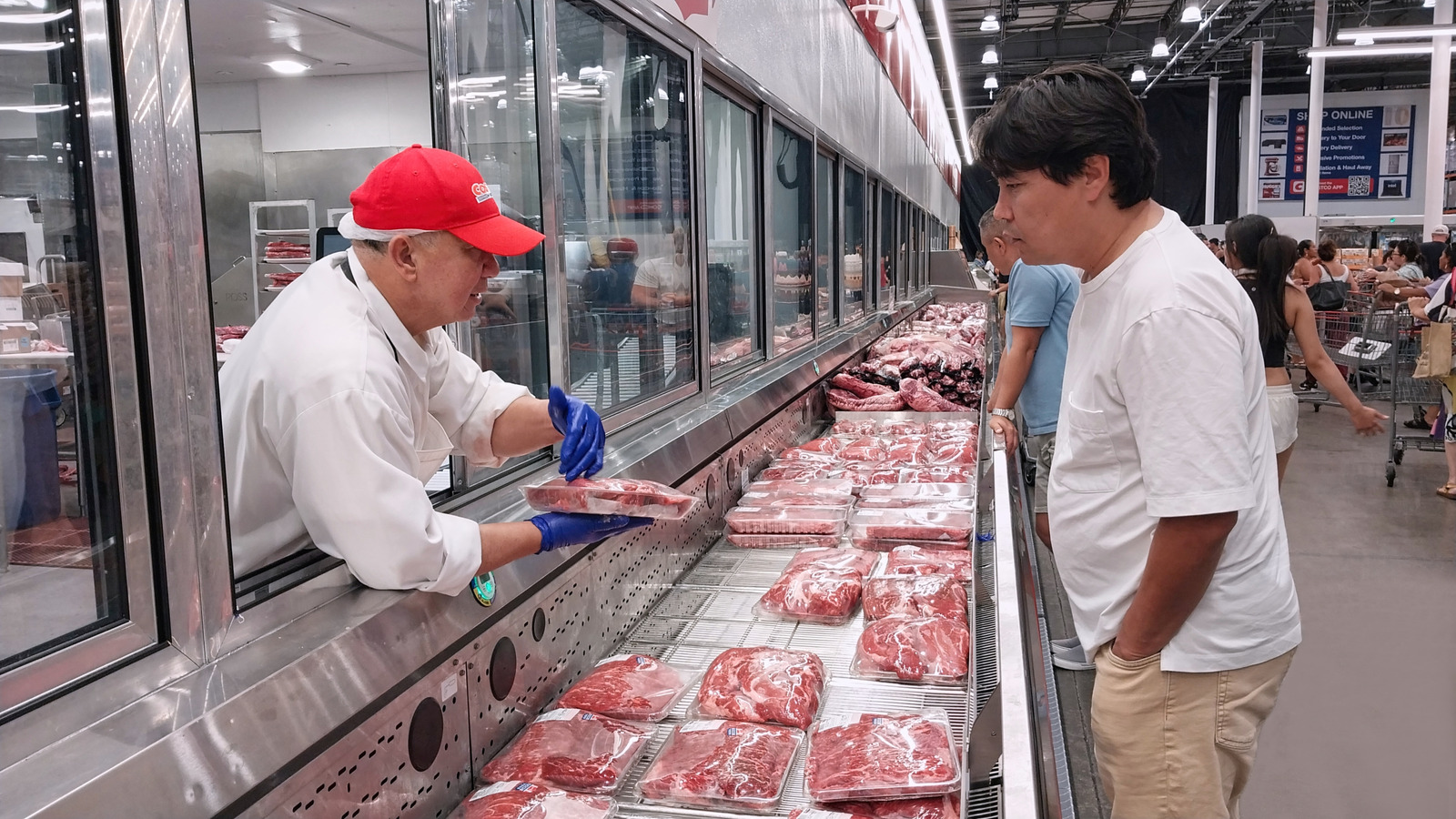 コストコの肉売り場に無料の食品を求めてはいけない理由