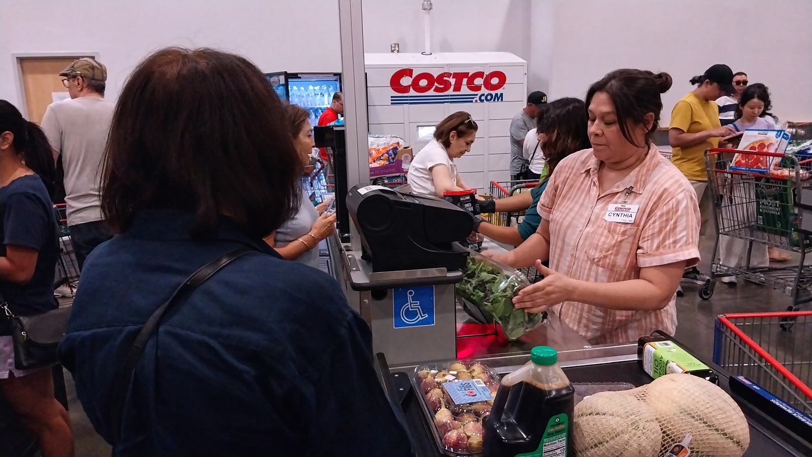 Costcoはチェックアウト時に1種類のクレジットカードのみを受け入れます