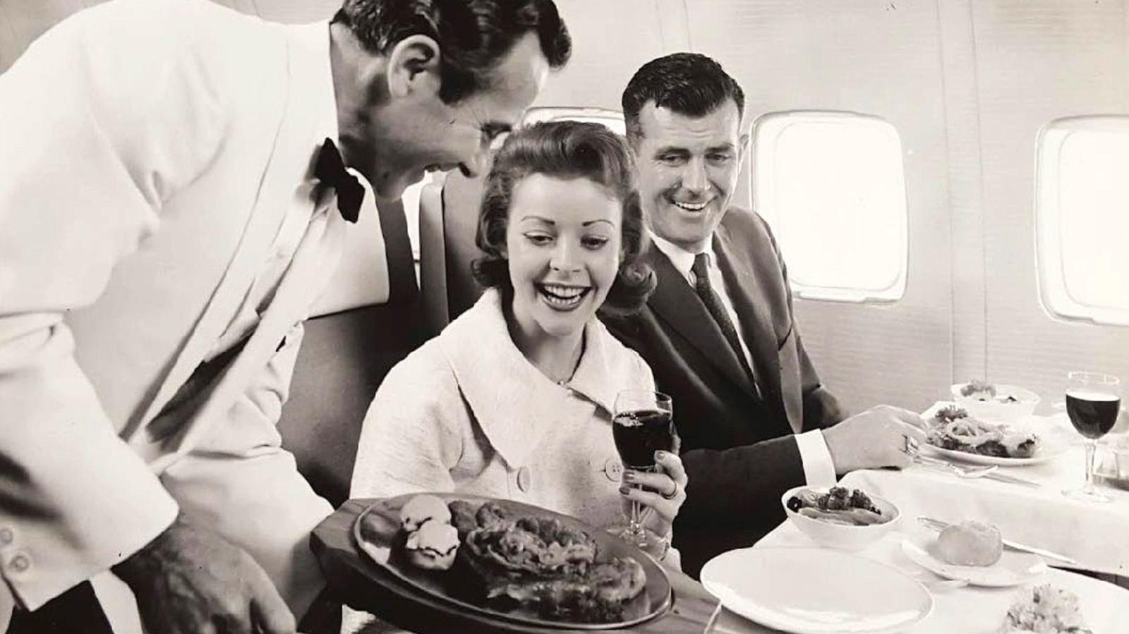 1960年代に飛行中にステーキがどのように調理されたか