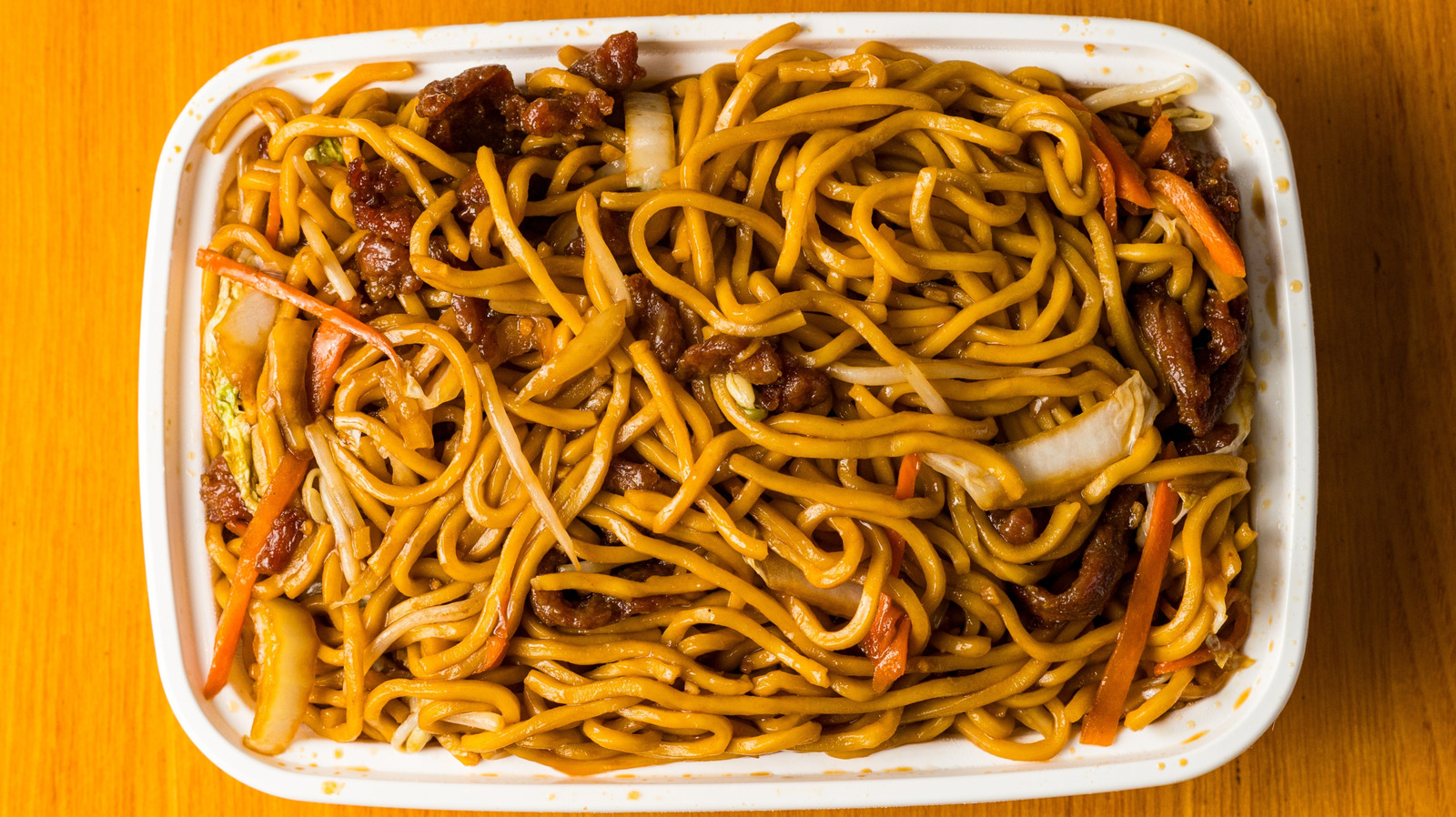 伝統的なlomeinと季節のための牛肉の最高のカット