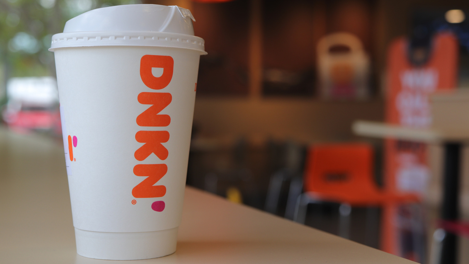 ダンキンが完璧な一杯のコーヒーを作るために使用する水の比率