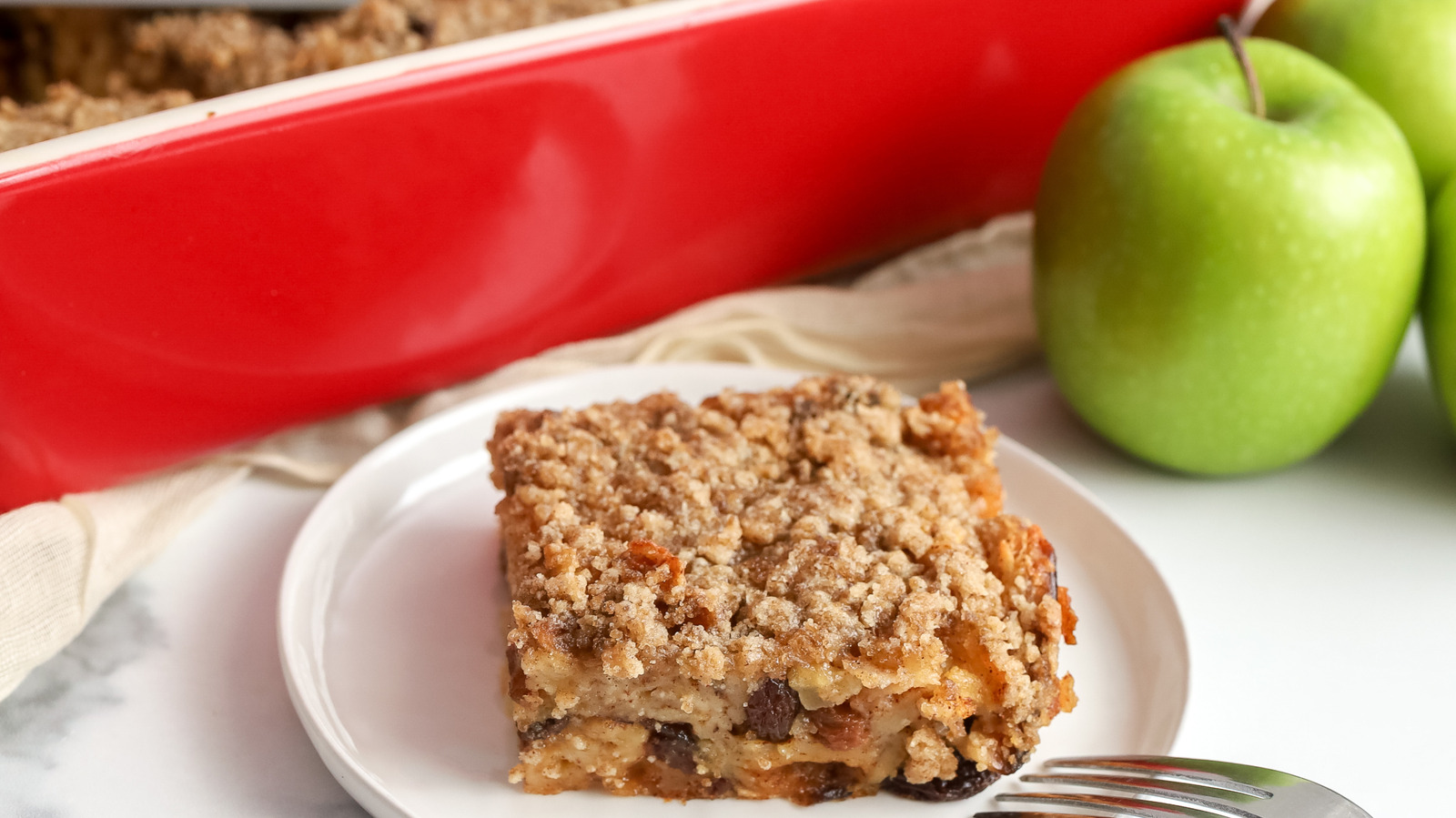 このApple Matzo Kugelのレシピは、すべての過ぎ越しのセダーにとって必須です