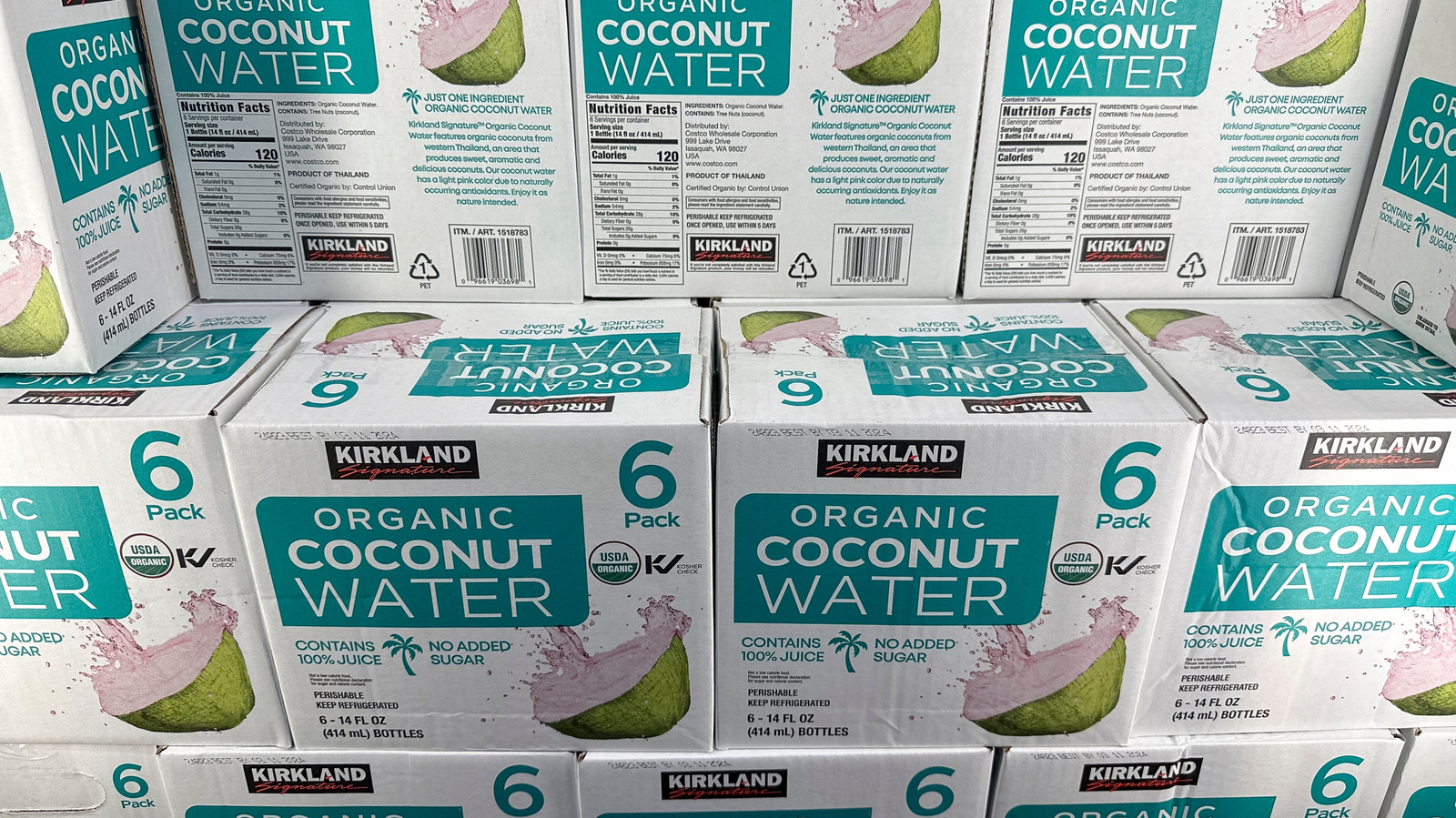 CostcoのKirkland Signature Coconut Waterがピンク色になっている理由