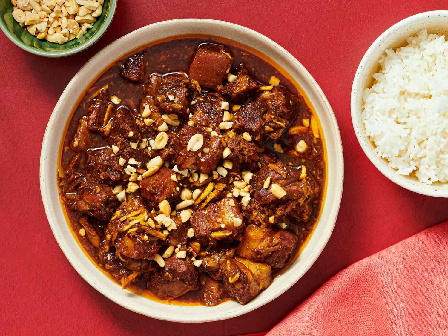 この甘くて酸っぱいカレーはタイ北部で象徴的です