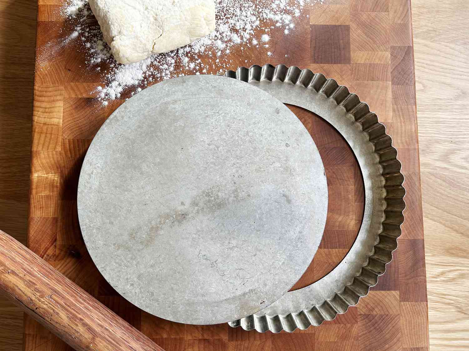 底が取り外せるタルトパンは、完璧なデザートを作る秘訣です